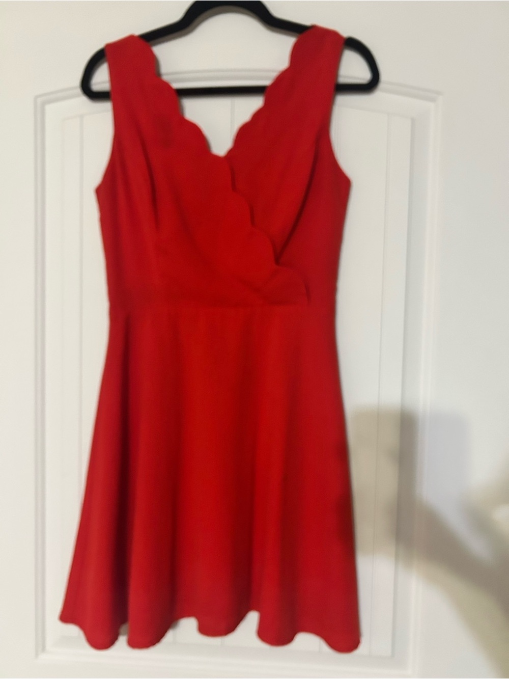 Alya Red Scalloped V‑Neck Mini Dress